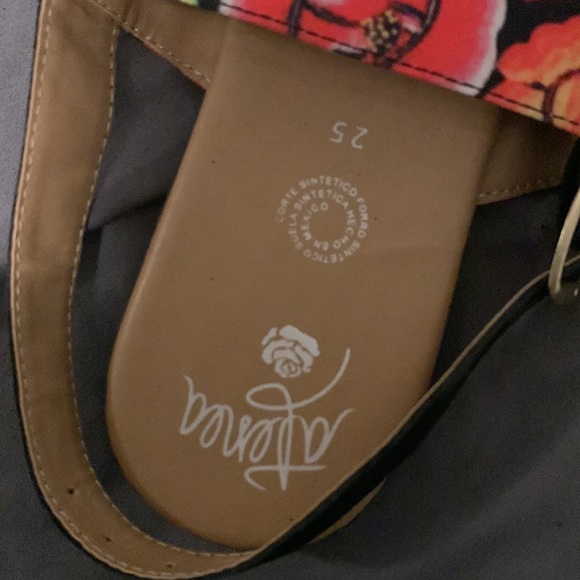 Brand new custom Sandals from Mexico. - Picture 7 of 8